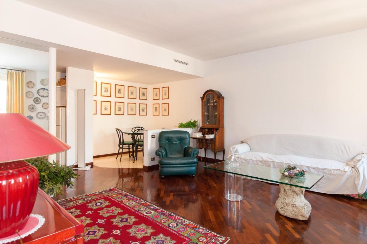 Dora Trevi Apartment Rome